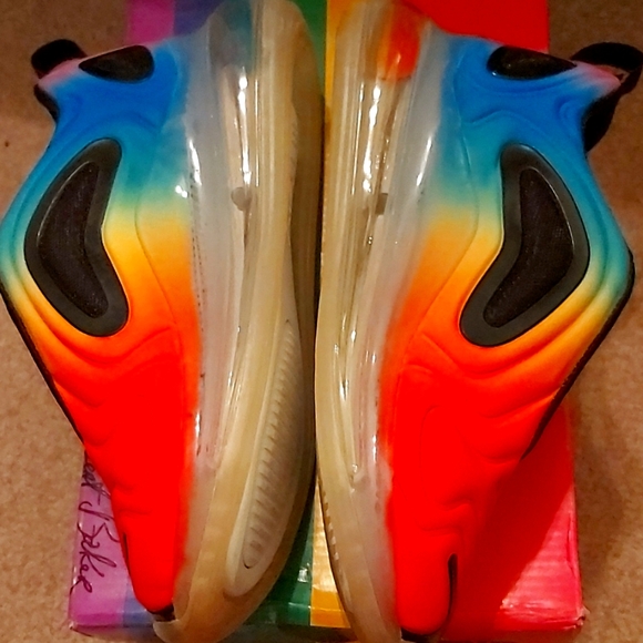 Like New Air Max 720 BE TRUE Gilbert Baker - Picture 3 of 5